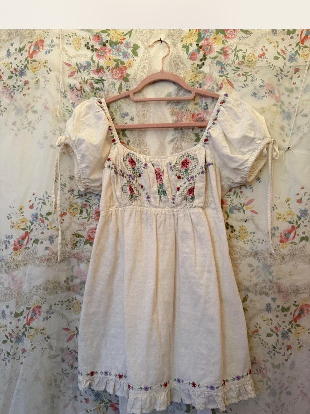 Kimchi Blue Ivory Ditsy Floral Embroidered Puff-Sleeve Mini Dress S